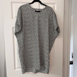 Chico’s Geometric Tunic - Black & Cream - Chico’s Size 1 - Brand New Never Worn